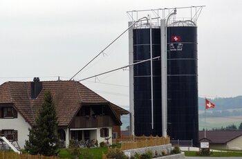 Electric chain hoist Electric chain hoist on silo