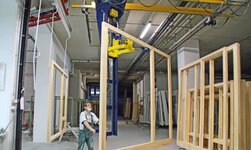 Transport of window frames by means of a shelf storage operation unit
