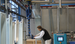 Transporting a bathtub with electric chain hoist handy telescope model 
