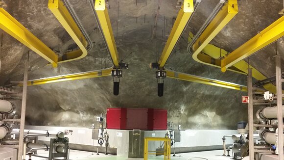 Monorail in tunnel system Suspension monorails with curves for goods transport