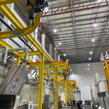 Solution with curved GIS trolleys and 1t GIS chain hoist 