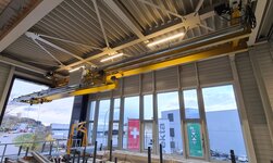 Extended crane bridge The crane bridge of the overhead crane is equipped with a telescopic boom that can be extended when needed.