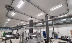 Monorail with turntables A GISKB overhead conveyor ensures the transport of heat exchanger elements from one work step to the next.