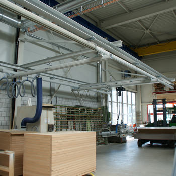 The GIS handling system consists of a light crane system with electric chain hoist, vacuum lifting device and tube lifter