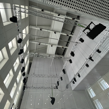 Loudspeaker and lighting systems In the large room, the stage systems are raised and lowered by chain hoists