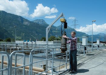 Electric chain hoist GPM outdoor use electric chain hoist for outdoor use in sewage treatment plant
