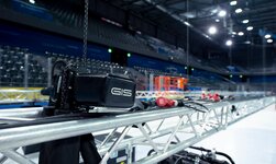 Polipasto de cadena de la industria del entretenimiento fijado a un truss para sujetar sistemas de altavoces