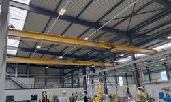 Indoor cranes Production line GIS overhead travelling cranes ensure the transfer of goods from one workstation to the next