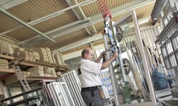 Ejector device GHGE A vacuum handling system for conveying windows